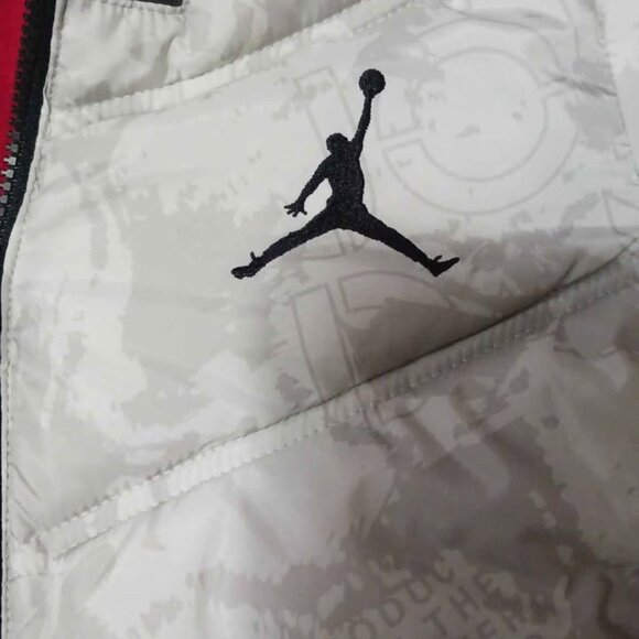Boys Small Air Jordan winter coat - Picture 4 of 7